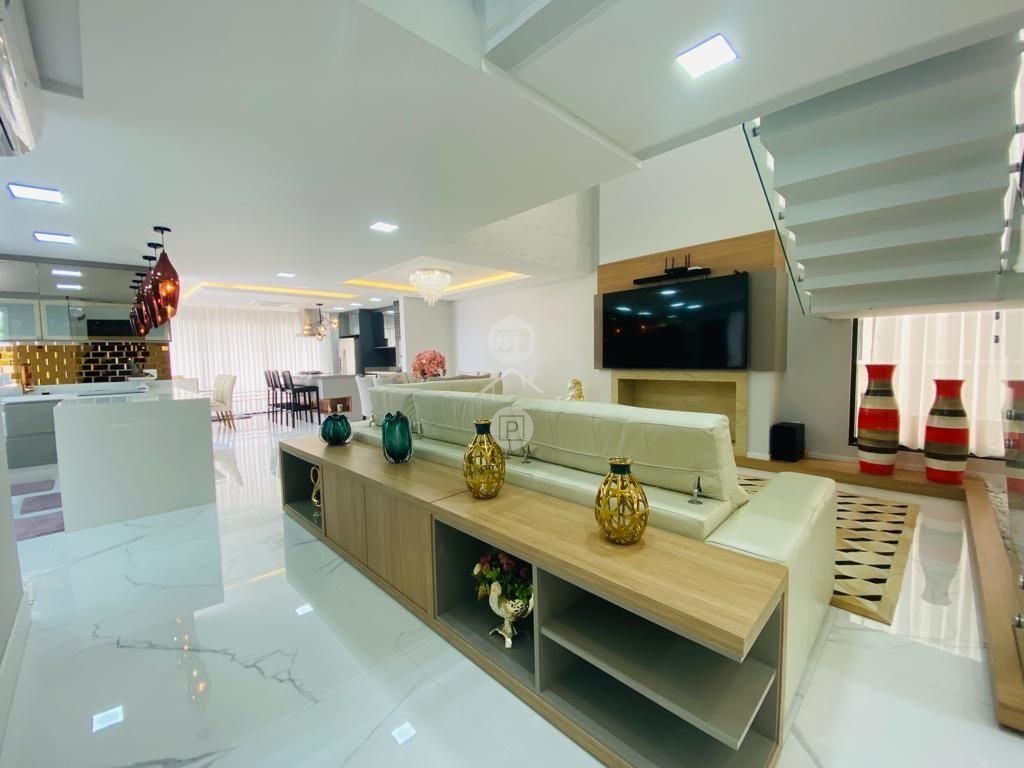 Casa em Pedra Branca, Palhoça. 3 quartos, 343m². Imagem 1 de 17